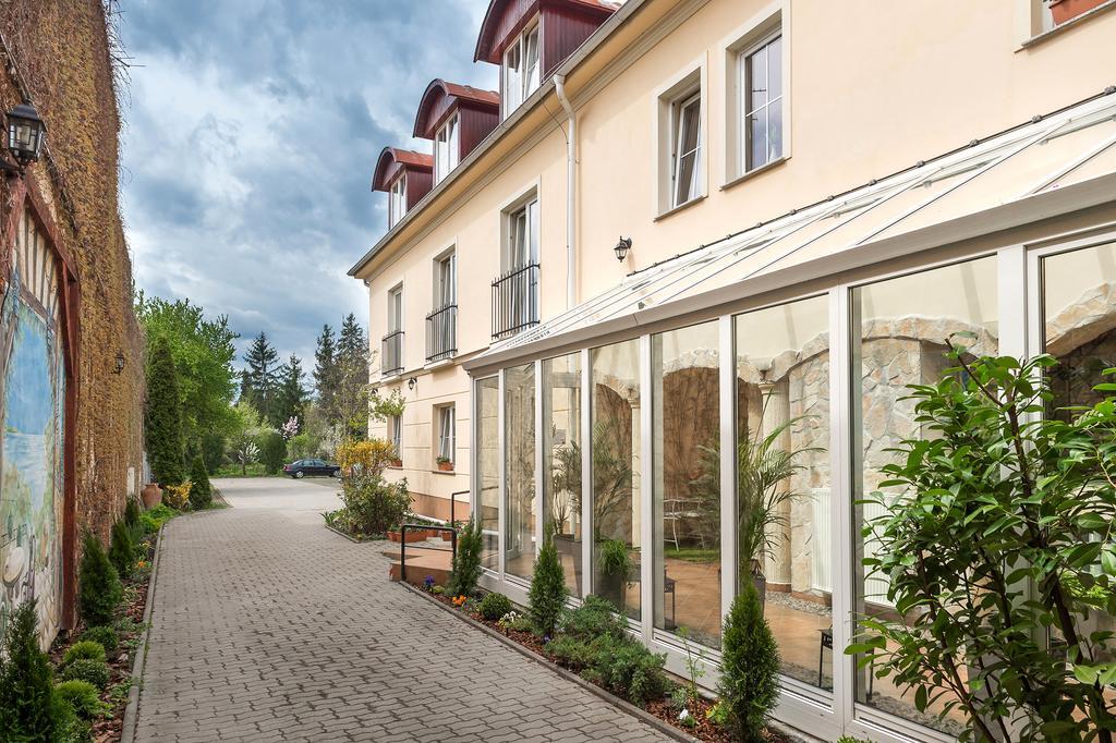 P4W Hotel Residence Szombathely Exterior foto
